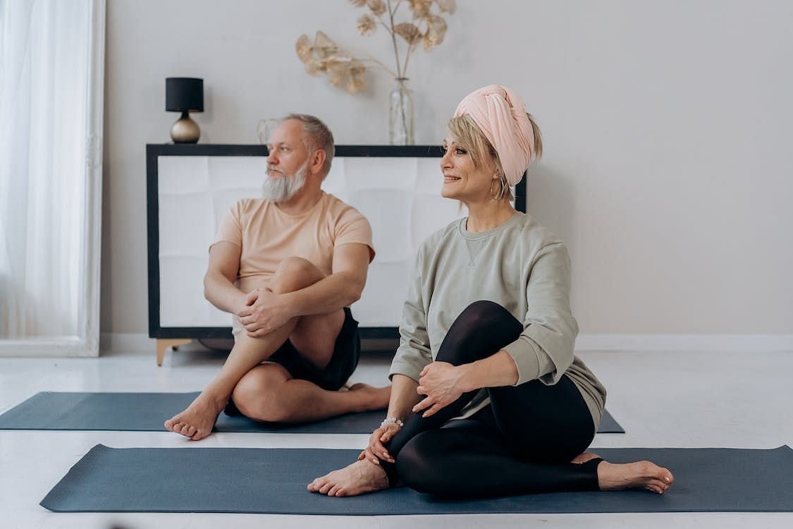 Pilates has several advantages since it focuses on soft movements, core strengthening, flexibility, and balance (Mikhail Nilov/ Pexels)